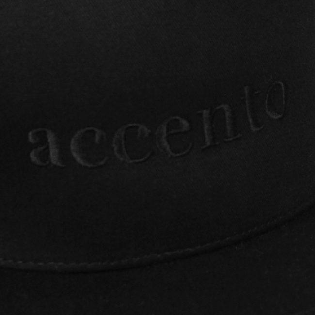 accento world black tracker detail 2