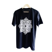 white diamond accento black tshirt
